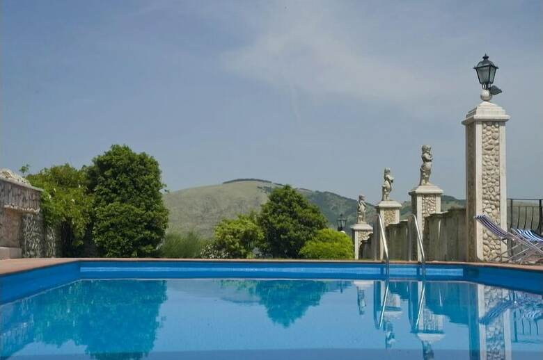 Castello Orsini Hotel