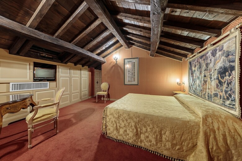 Castello Orsini Hotel