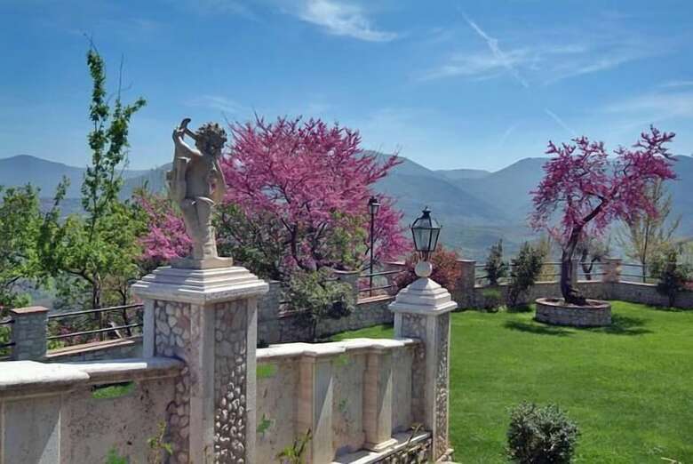 Castello Orsini Hotel