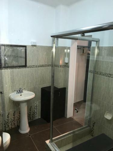 Hostal Larq�a Park Rooms