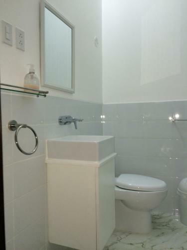 Hostal Larq�a Park Rooms