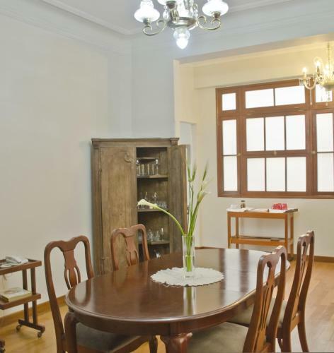 Hostal Larq�a Park Rooms
