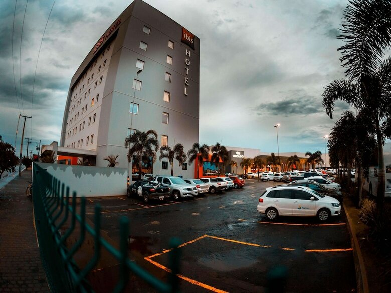 Hotel Ibis Jata�
