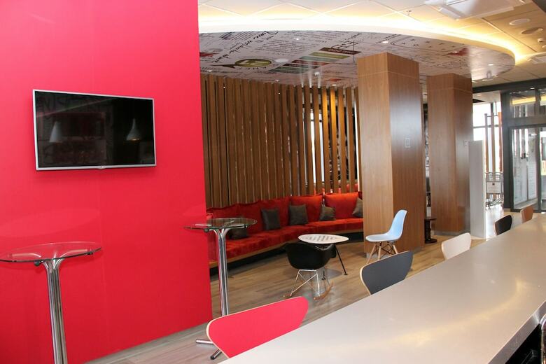 Hotel Ibis Jata�