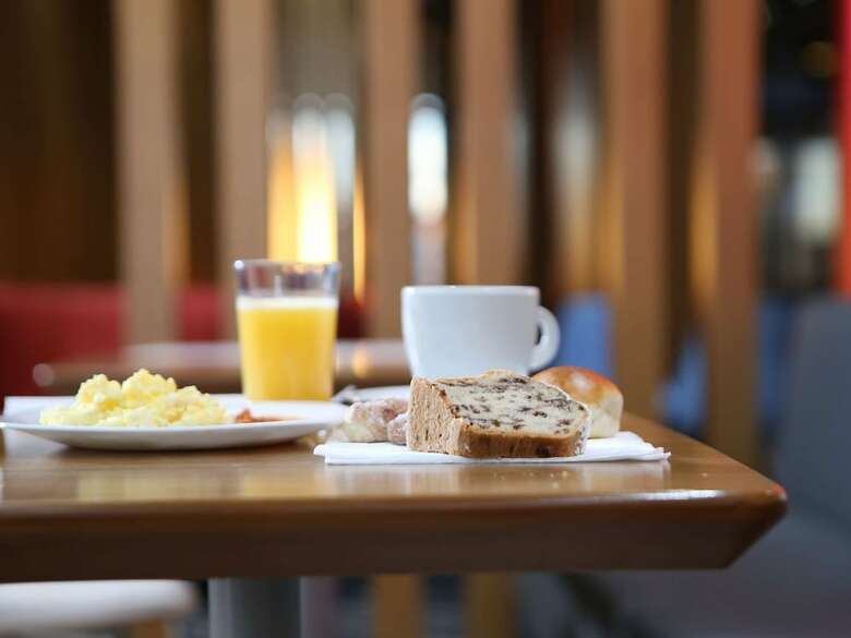 Hotel Ibis Jata�