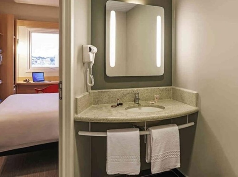 Hotel Ibis Jata�