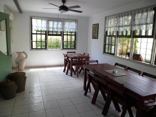 Hostal Guesthouse Amice