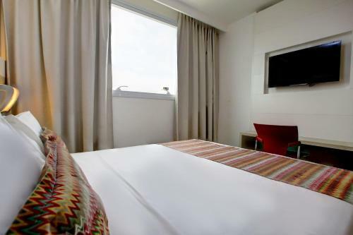 Bristol Easy Hotel - Reta Da Penha