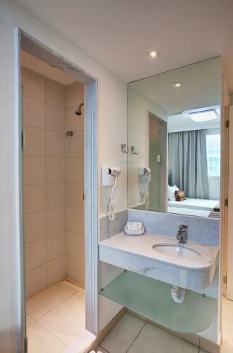 Bristol Easy Hotel - Reta Da Penha