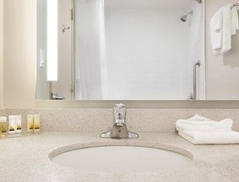 Hotel Days Inn And Suites Lindsay