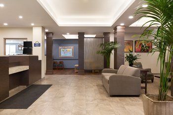 Hotel Days Inn And Suites Lindsay