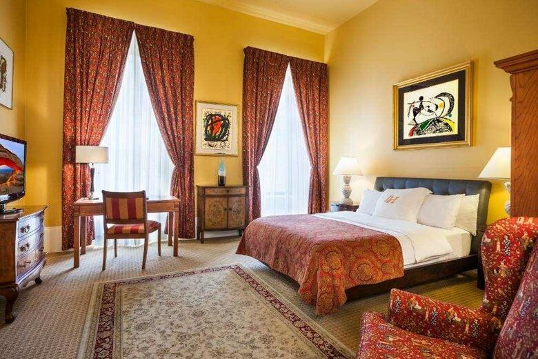 Lhotel