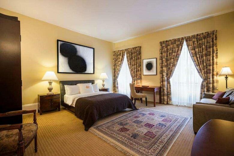Lhotel