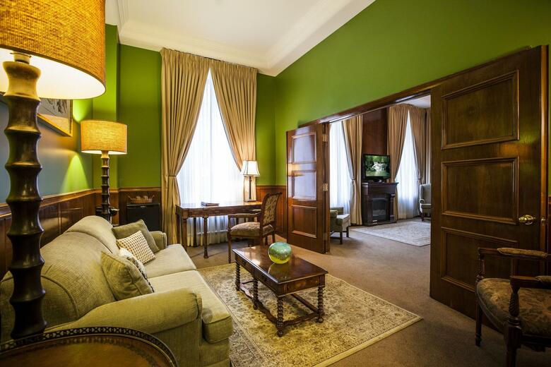 Lhotel