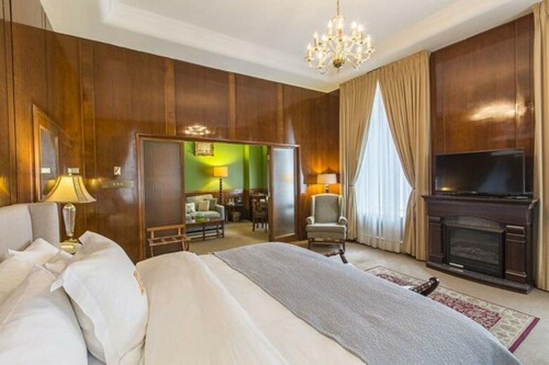 Lhotel
