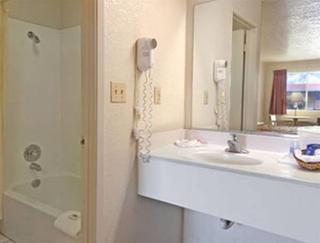 Hotel Howard Johnson Express Inn - Ceres