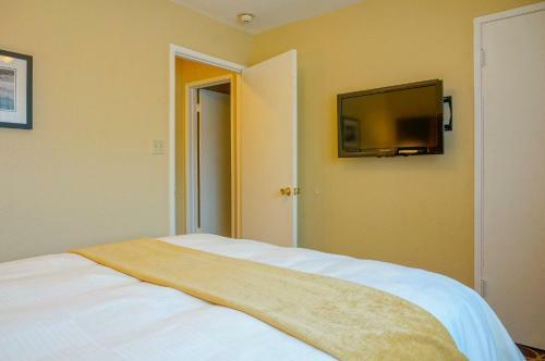 Marin Suites Hotel