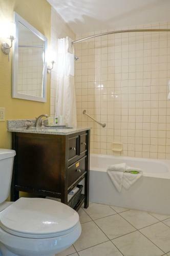 Marin Suites Hotel