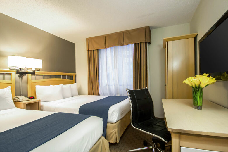 Hudson River Hotel