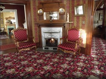 Bed & Breakfast Gingerbread Mansion Inn