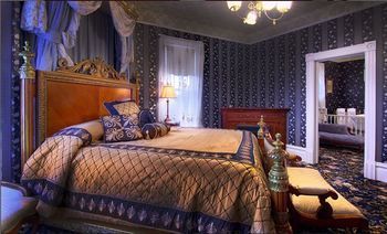 Bed & Breakfast Gingerbread Mansion Inn