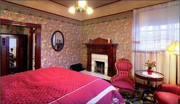 Bed & Breakfast Gingerbread Mansion Inn