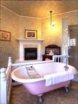 Bed & Breakfast Gingerbread Mansion Inn