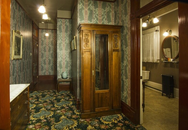 Bed & Breakfast Gingerbread Mansion Inn