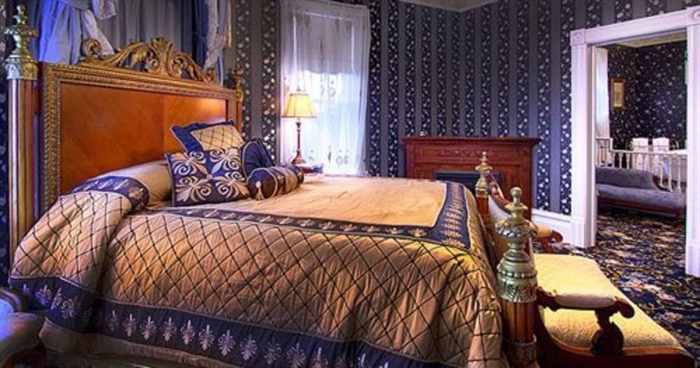 Bed & Breakfast Gingerbread Mansion Inn