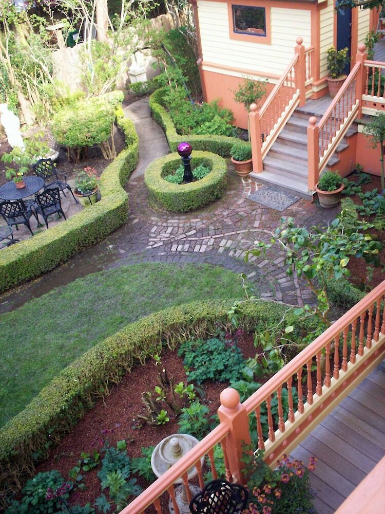 Bed & Breakfast Gingerbread Mansion Inn