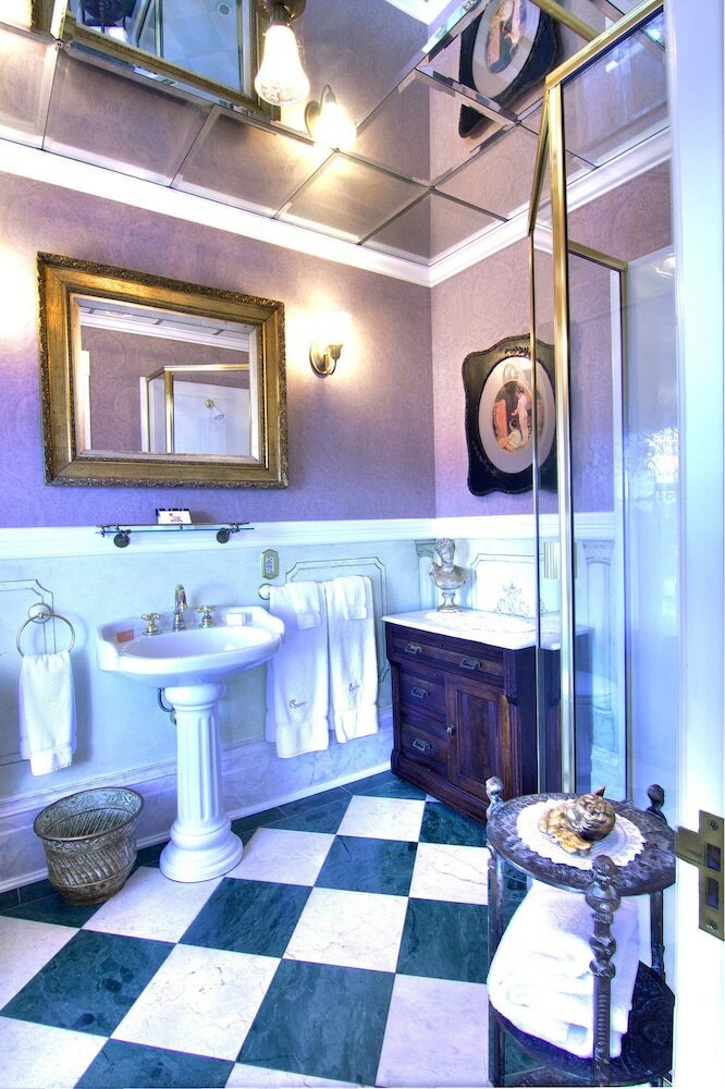 Bed & Breakfast Gingerbread Mansion Inn