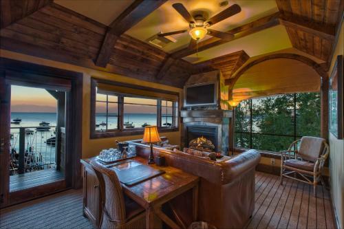 Posada West Shore Cafe And Inn
