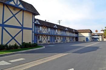 Motel 6 Kingsburg
