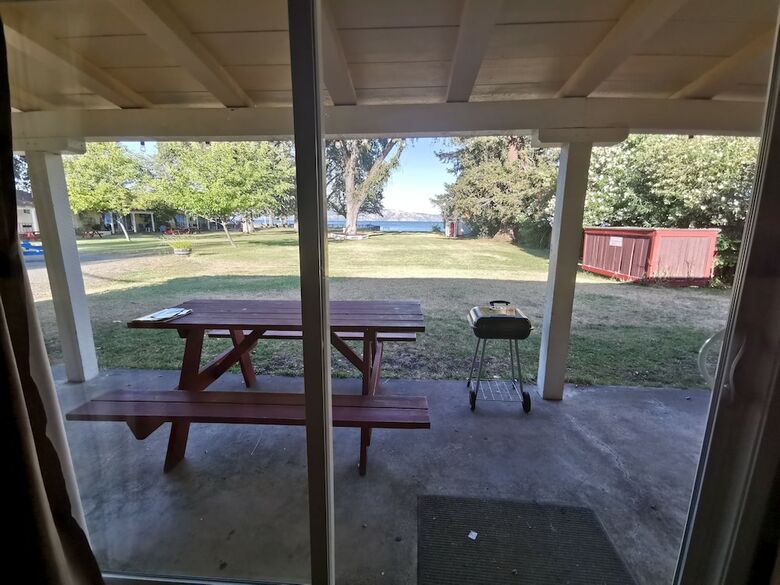 Hotel Skylark Shores Resort