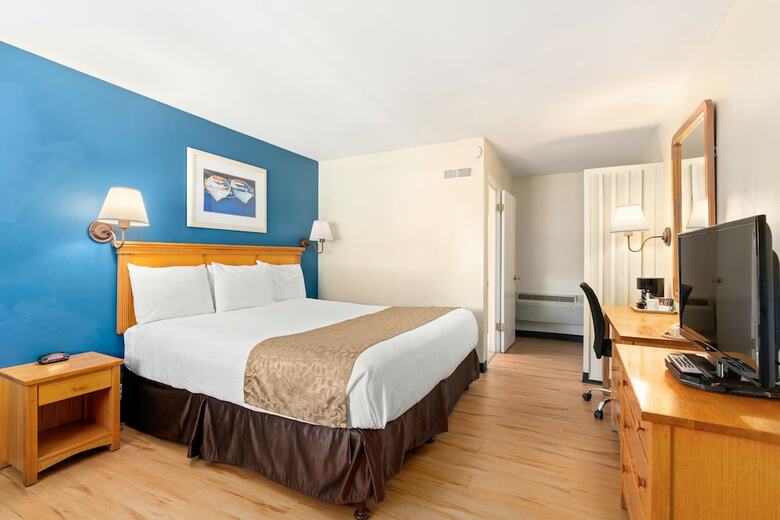 Hotel Skylark Shores Resort