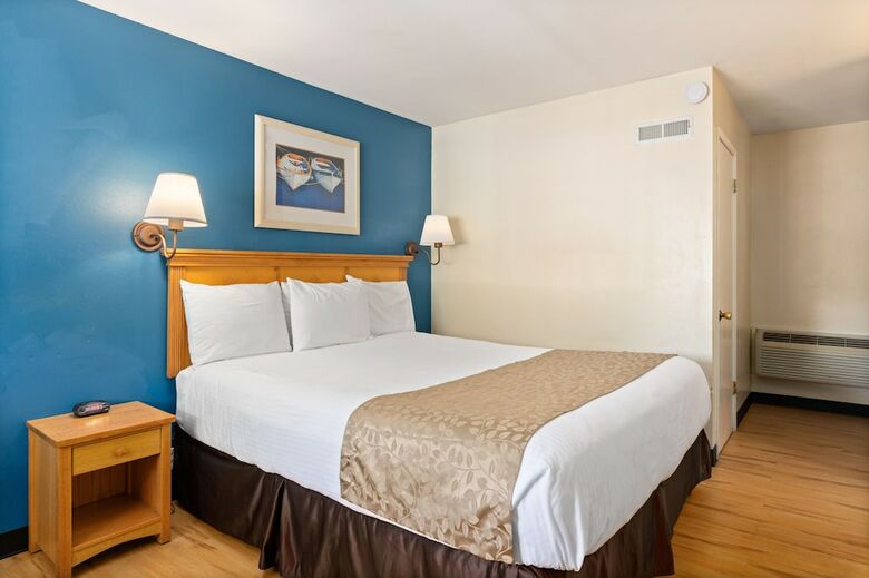 Hotel Skylark Shores Resort