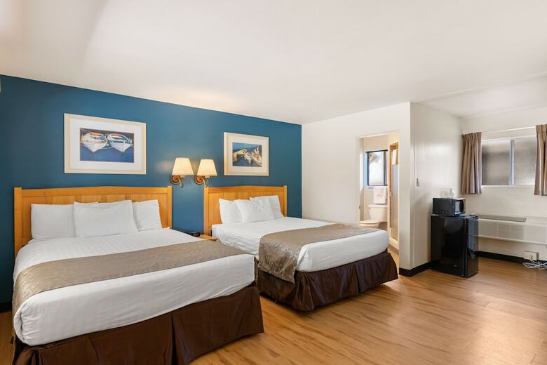 Hotel Skylark Shores Resort