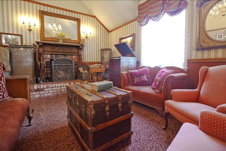 Posada Hill House Inn