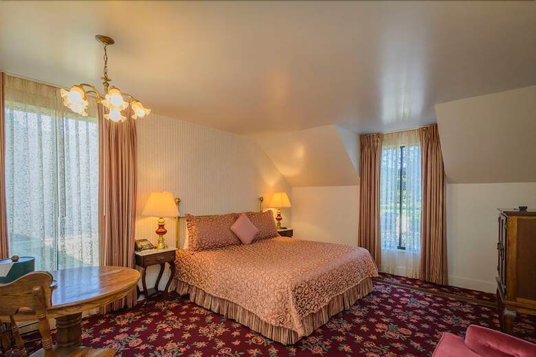 Posada Hill House Inn