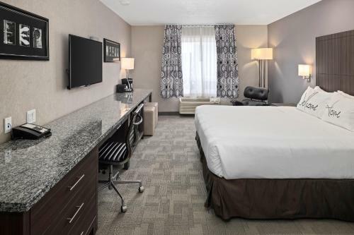 Hotel Home Inn & Suites-saskatoon South