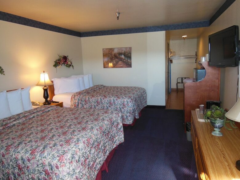 Hotel Oakridge Inn