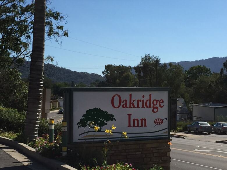 Hotel Oakridge Inn