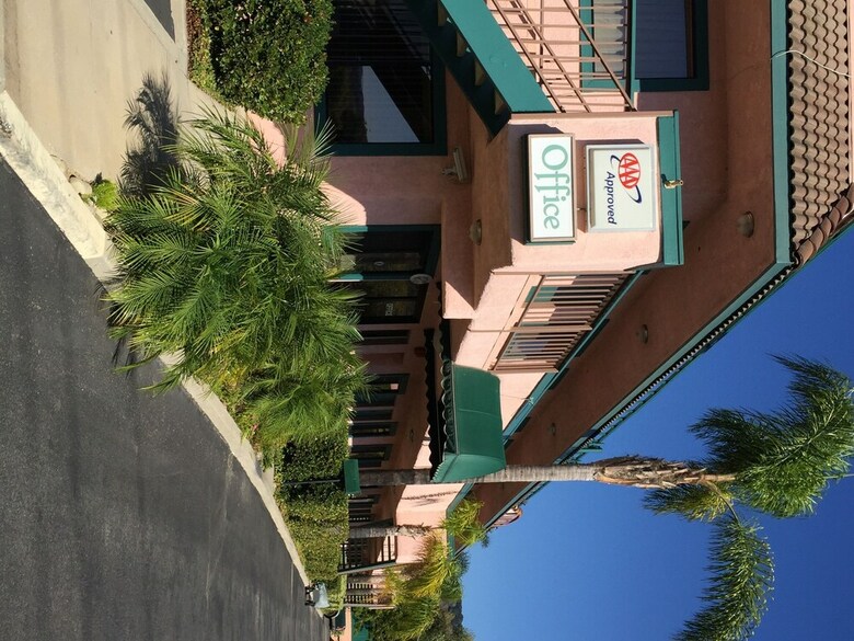 Hotel Oakridge Inn