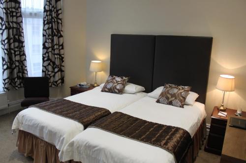 Ascot Hotel