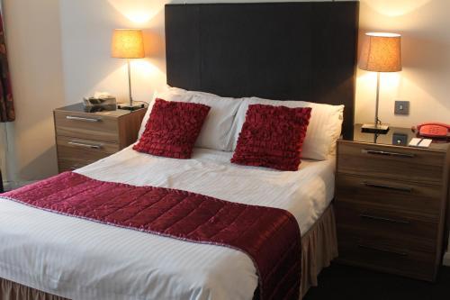 Ascot Hotel