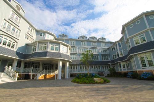 Madison Beach Hotel, Curio Collection By Hilton