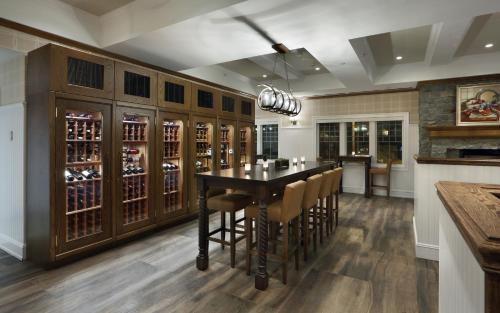 Madison Beach Hotel, Curio Collection By Hilton