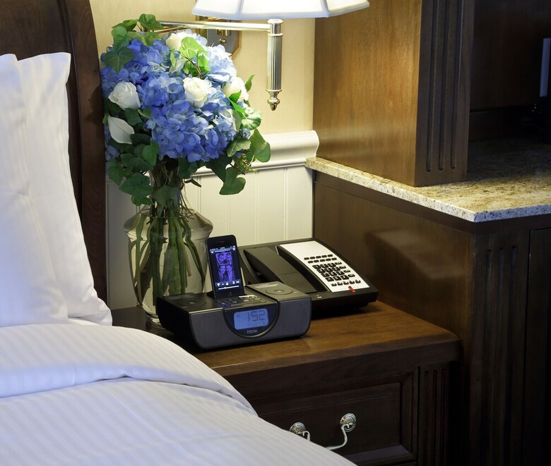 Madison Beach Hotel, Curio Collection By Hilton