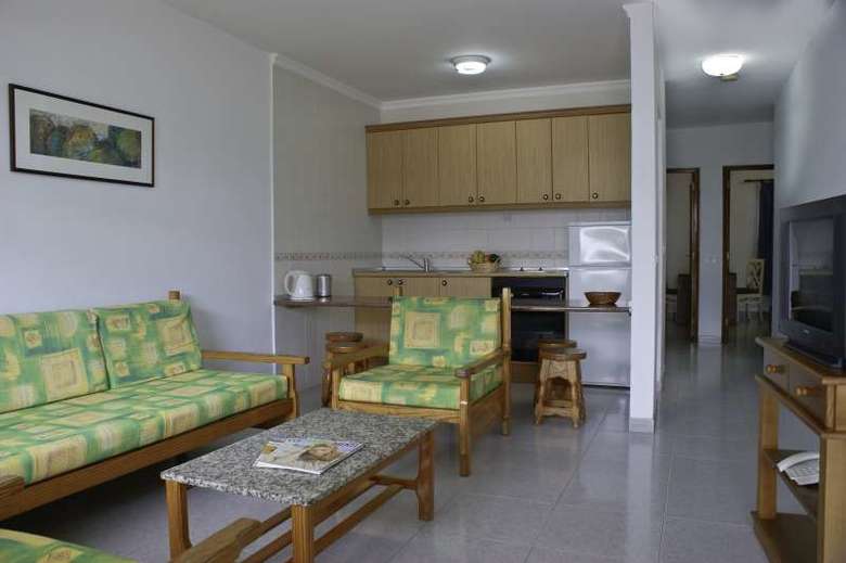 Elena Apartamentos