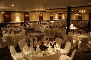 Clarion Hotel At Century House